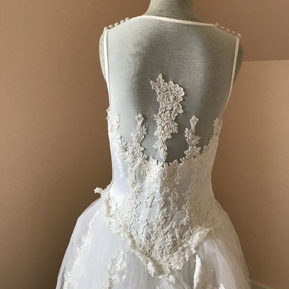 Bridal Embellished Mesh Satin Bodice Wedding Gown Long Tulle Train (Never worn) - Picture 8 of 10